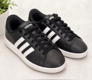 Black Adidas Neo Cloudfoam size 7.5